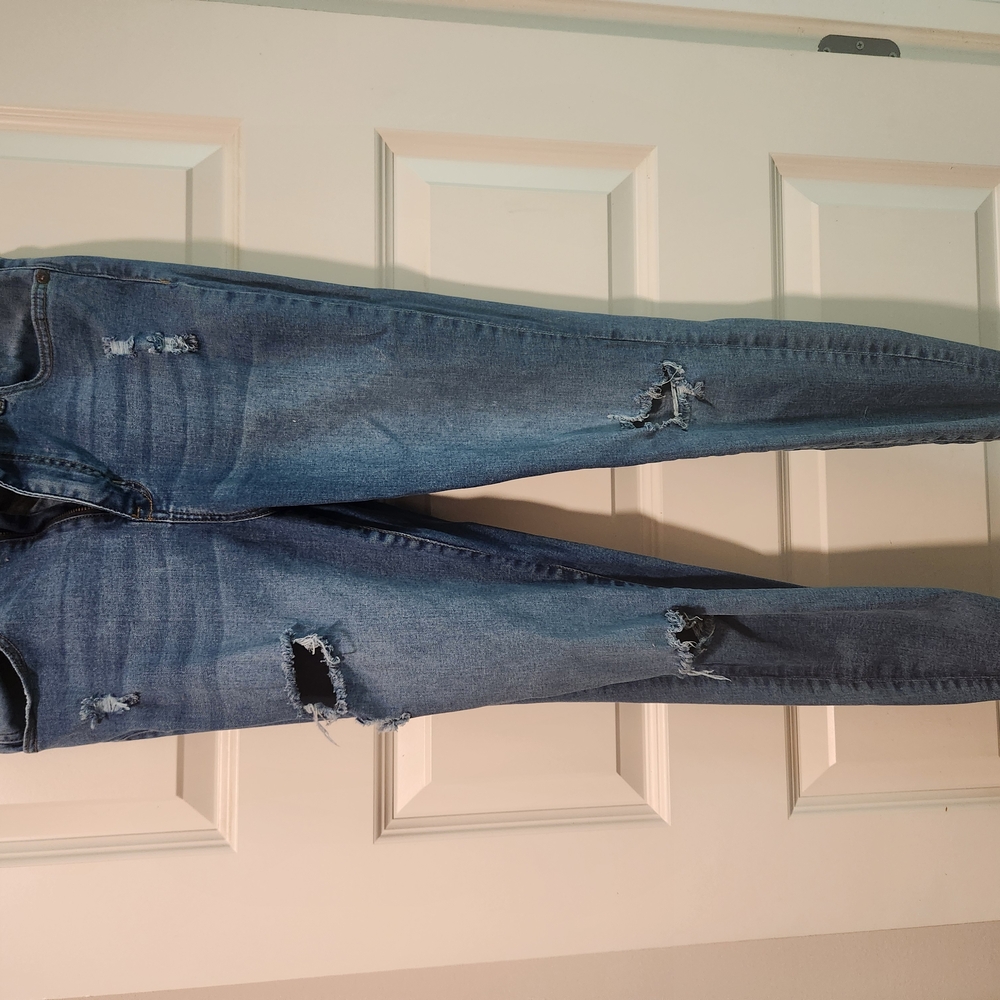 Guess Trendy Ripped Denim Jeans